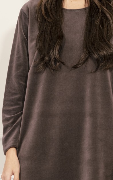 LONG SLEEVED VELVET DRESS
