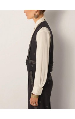 LUPITA VEST 2